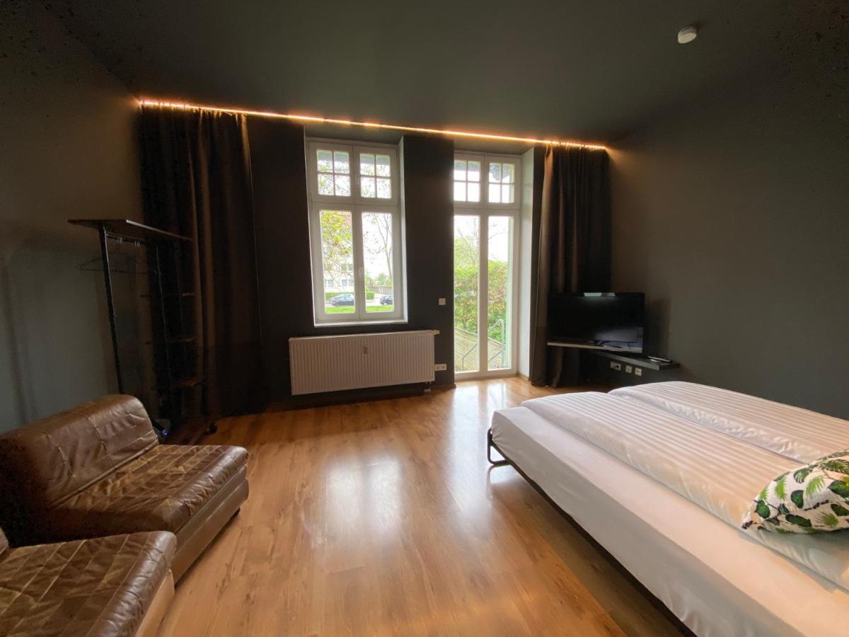 Tropisches Loft Mit Privatem Garten Magdeburg Exterior foto